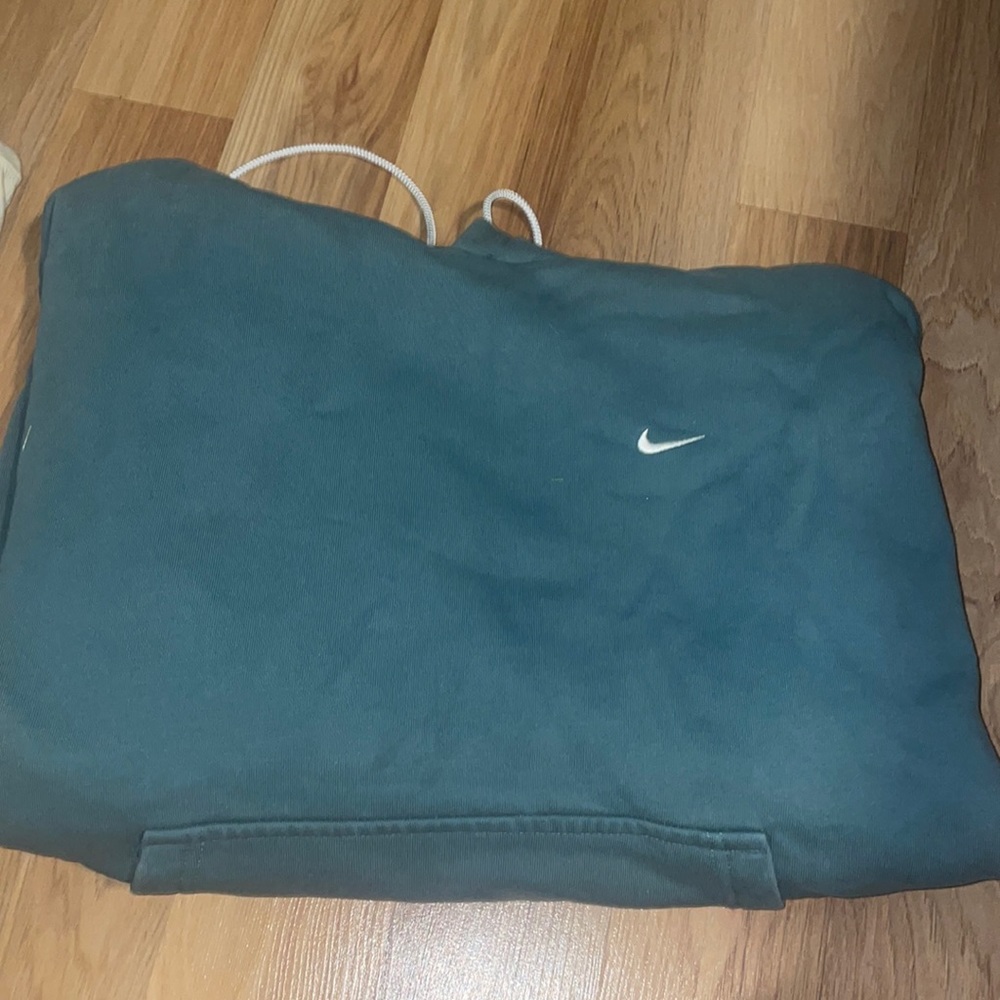 Nike men’s sweatshirt